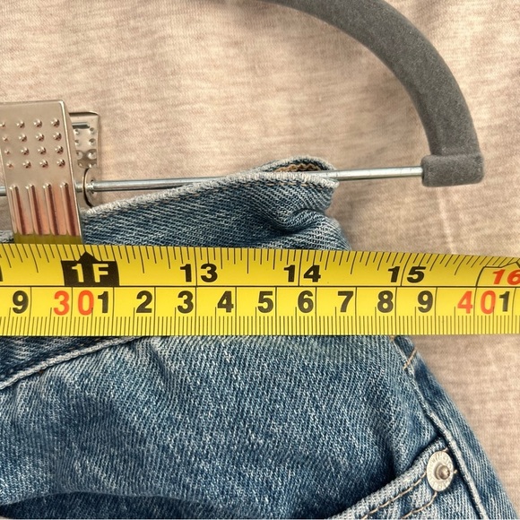 Y2K Tommy Hilfiger "New Vintage Boyfriend Jean" Size 6 - Picture 10 of 10